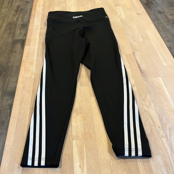 Adidas Women’s Aeroready Classic Black with White 3 Stripe Small 26” inseam - Picture 3 of 7